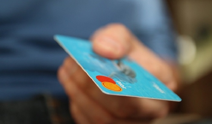 Ситибанк предупреждает клиентов о непродлении кредиток - фото