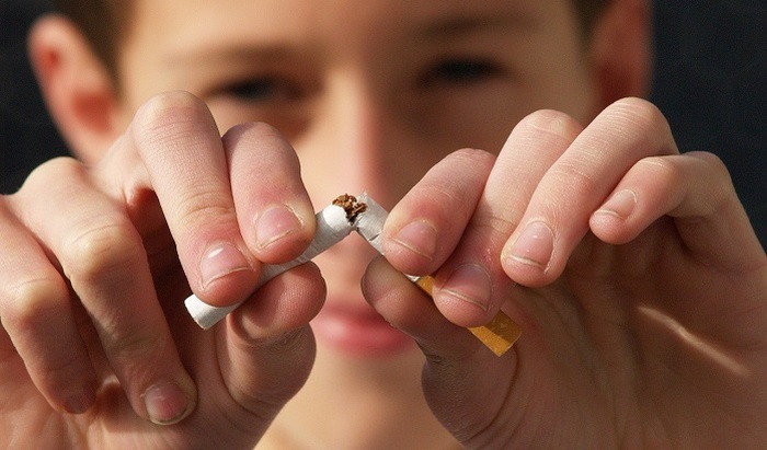 Глава крупнейшей табачной компании призвал установить дату запрета сигарет в мире - фото