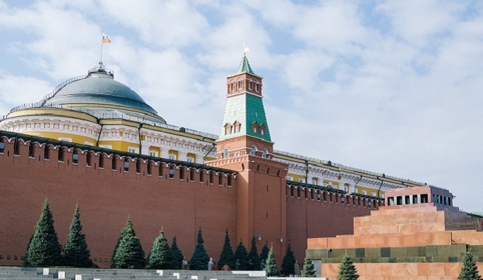 Неадекватный мужчина попытался поджечь Мавзолей - фото
