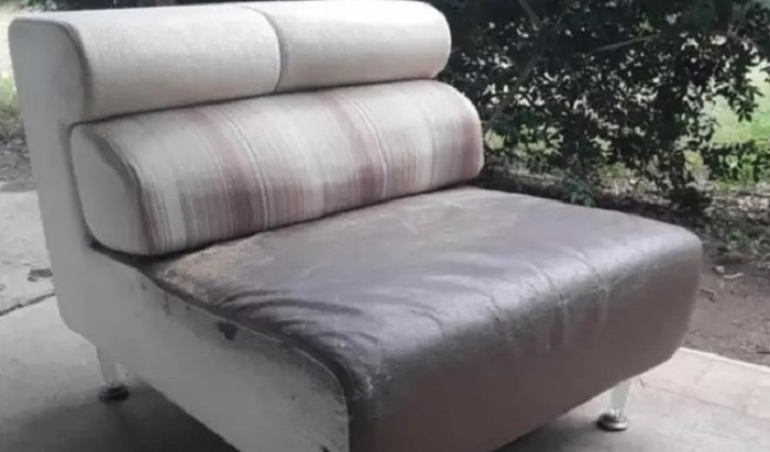 Австралиец отдал нуждающимся диван со спрятанной там крупной заначкой - фото