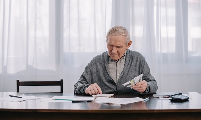 В Госдуме призвали установить контроль за крупными переводами со счетов пенсионеров - фото