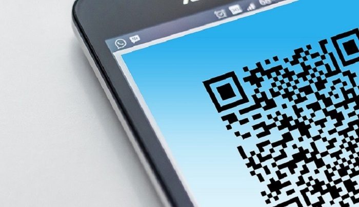 Эксперт назвал серьезные риски при оплате по QR-коду - фото