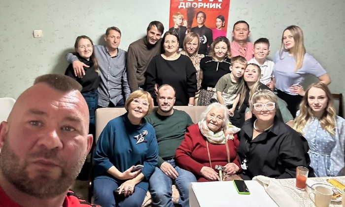 Выпускник детдома обрел родных - фото