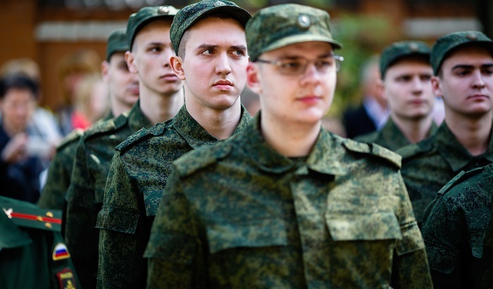 Военным предлагают давать отпуск по случаю рождения ребенка - фото