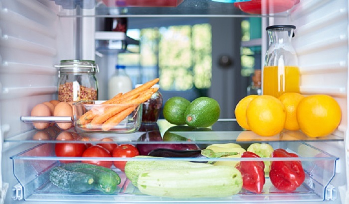 Диетолог назвала продукты, которые опасно хранить в холодильнике - фото