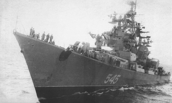 Кто поможет морякам «Стройного»? - фото