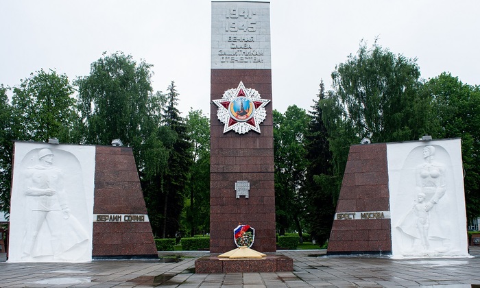 Битва за площадь Победы - фото