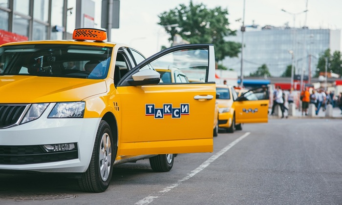 Такси в России подорожает на 20-30% из-за закона о локализации - фото