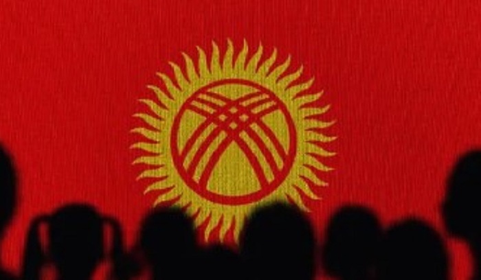 В Киргизии потребовали особого статуса для граждан республики в России - фото
