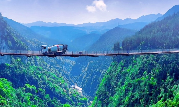 Страшный, аж жуть... - фото