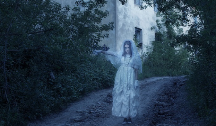 Ученая объяснила, почему люди до сих пор пытаются поймать привидений - фото