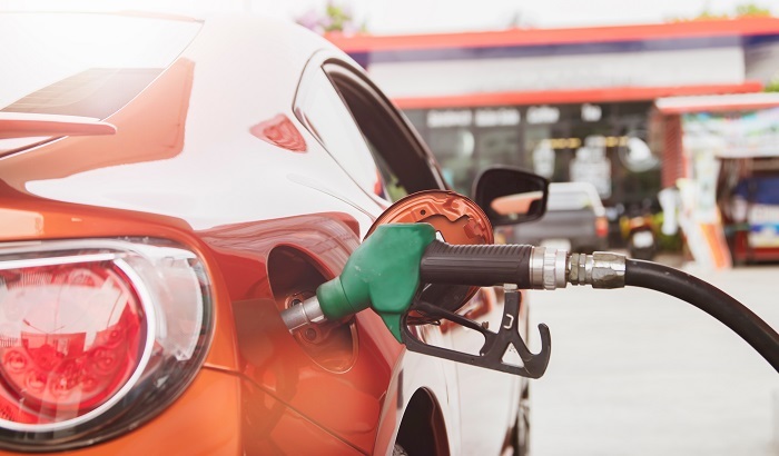 В Госдуме предложили давать скидку на бензин водителям без нарушений - фото