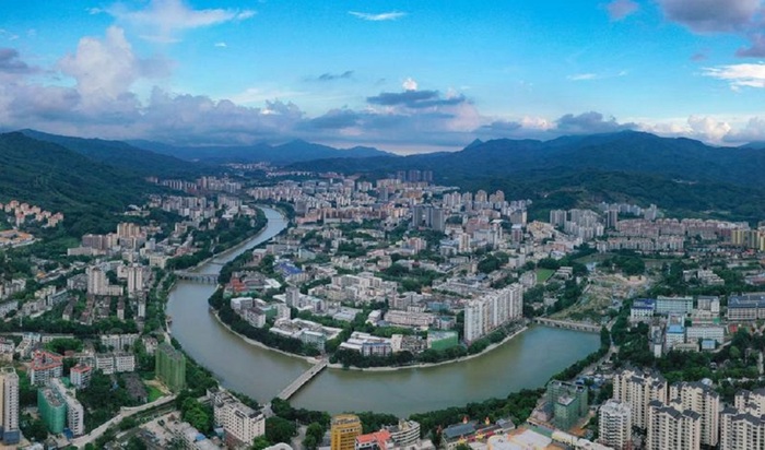 Российские туристы открыли для себя «горячее золото» Хайнаня - фото