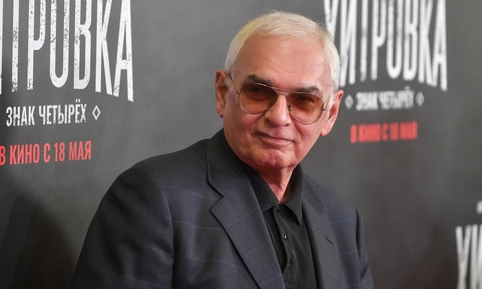 Карен Шахназаров: «Нельзя не интересоваться политикой» Карен Шахназаров: «Нельзя не интересоваться политикой»