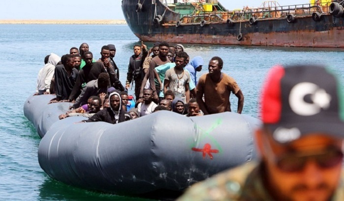 У берегов Малайзии затонуло судно с мигрантами: сотни человек пропали без вести - фото