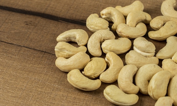 Ученые выяснили, что кешью помогает снизить воспаление и уровень жира в организме при ожирении - фото