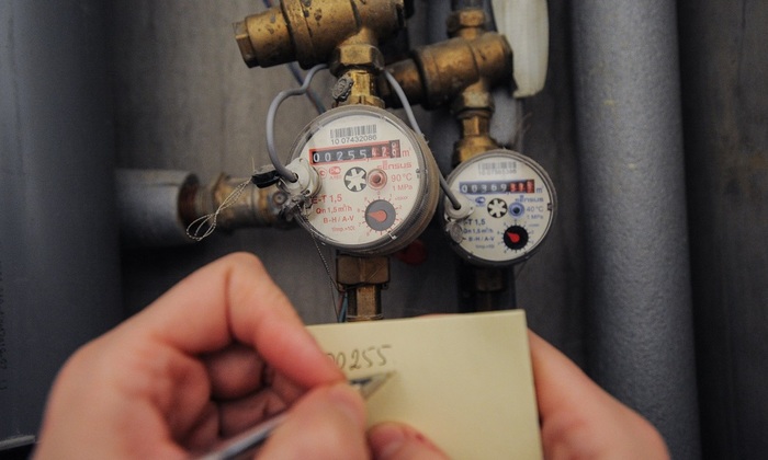 Должники за ЖКУ получат право на достойную жизнь - фото