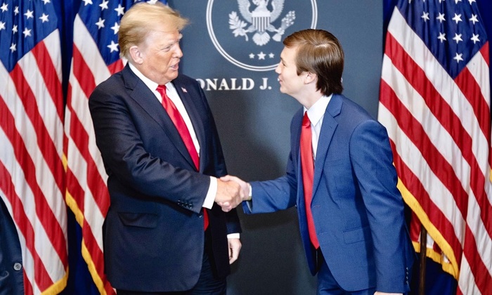 Американцев с детства учат на политика - фото