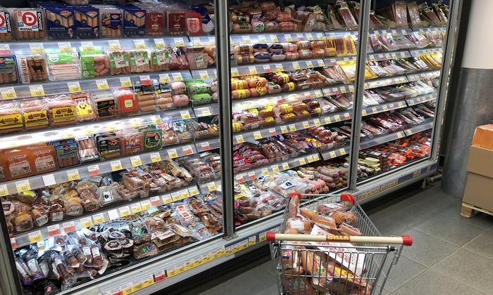 Магазинные полки ломятся от фальсификата - фото