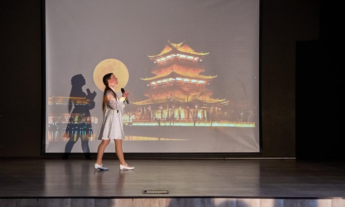 Музыкальный мост дружбы: в Петербурге выбрали лучших исполнителей российско-китайской песни - фото