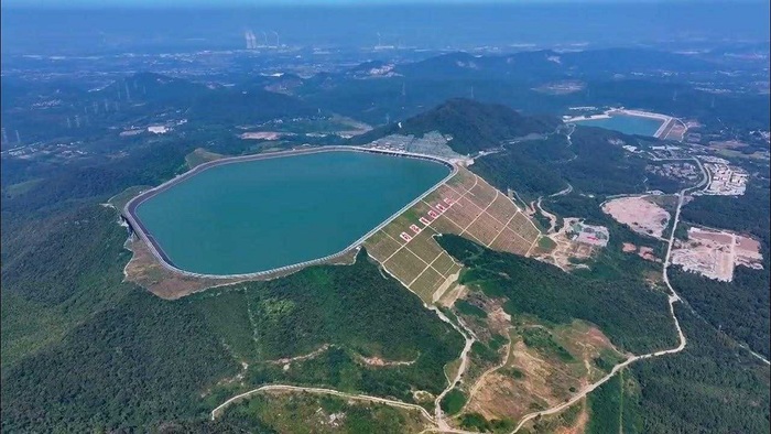 Небоскреб воды - фото