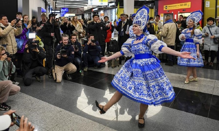 Безвизовый режим усилил интерес китайских туристов к зимним поездкам в Россию - фото