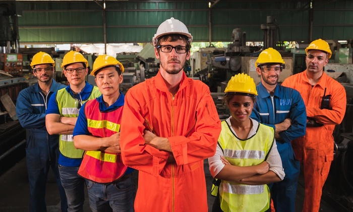 Минтруд уточнил прогноз: России потребуется привлечь 12,2 млн работников за семь лет - фото