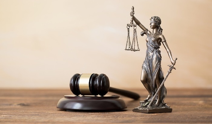 Активист снова идет в суд, требуя лишить Аллу Пугачеву звания народной артистки Активист снова идет в суд, требуя лишить Аллу Пугачеву звания народной артистки