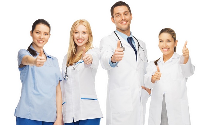 Медики и айтишники лидируют: какие специальности выбирают абитуриенты российских колледжей - фото