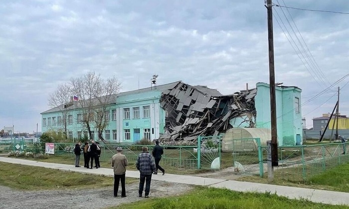 Школы рушатся и после капремонта - фото