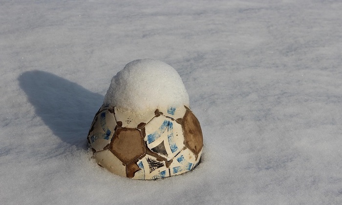 На границе России и Китая прошел международный турнир по футболу на снегу - фото
