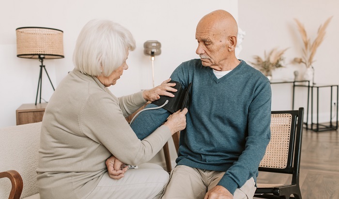 Ученые раскрыли незаметную причину гипертонии, затрагивающую миллионы людей - фото