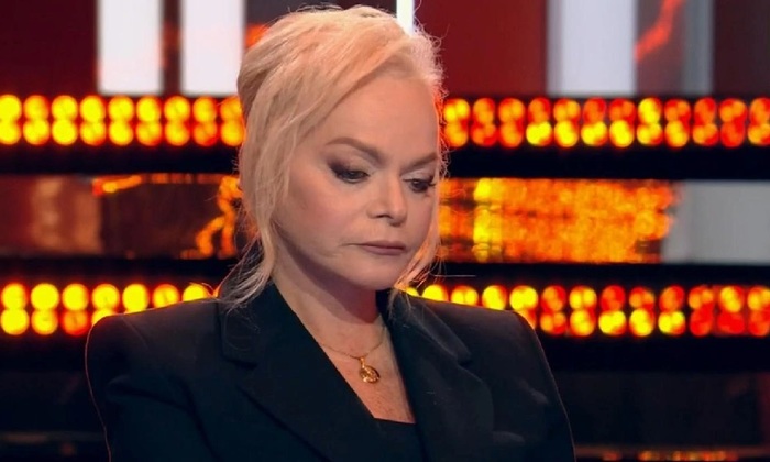 Как будут выселять Ларису Долину? - фото