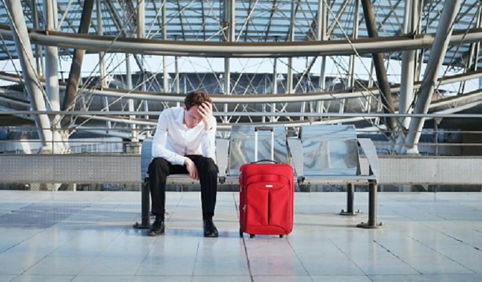 Названо число россиян, которым ограничен выезд за границу из-за долгов - фото