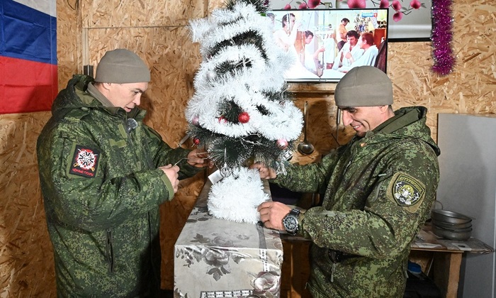 Новый год на линии фронта - фото