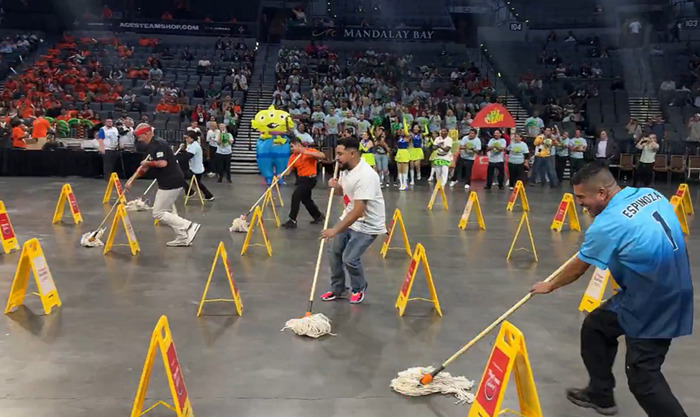 Эстафета со шваброй - фото