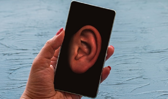 Эксперт допустил возможность скрытой активации микрофонов в смартфонах и телевизорах через ультразвук - фото