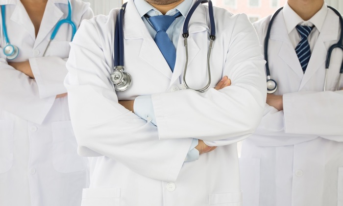 Эксперт назвала ключевые причины нехватки врачей в регионах России - фото