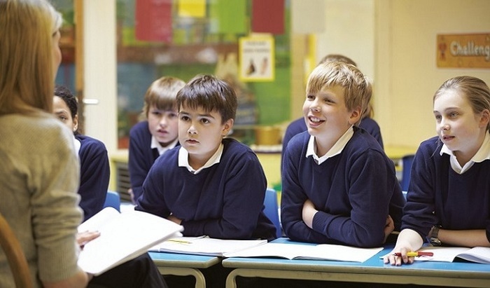 В Госдуме предложили включить изучение рождественских колядок в школьные занятия - фото