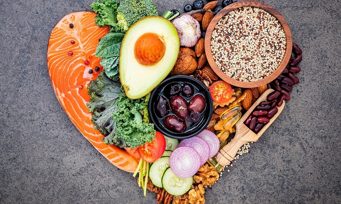 После праздников — за здоровье: диетолог Богомолов делится рецептами для мягкого восстановления - фото