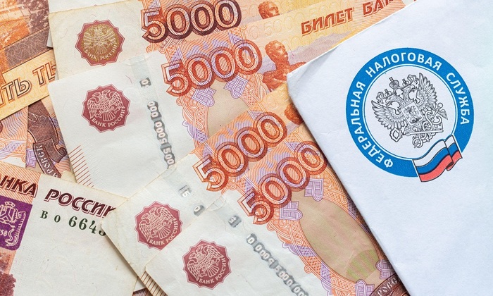 Юрист объяснил, почему налоговая проверяет подозрительные переводы на карты граждан - фото