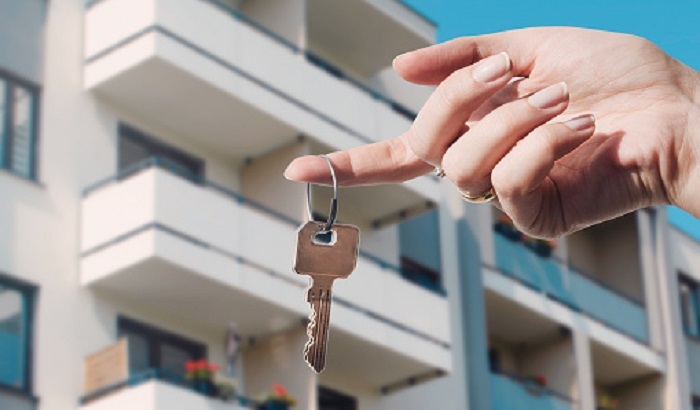 Эксперт предложил возвращение советской модели выдачи жилья молодым семьям - фото