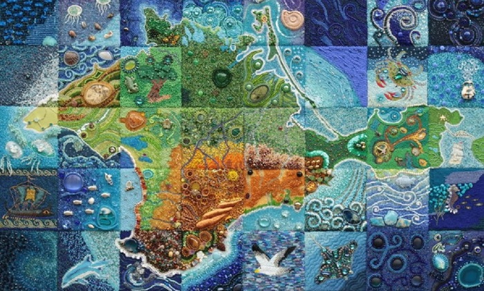 Русские сказки в 3D, скульптуры из бересты и платье Людмилы Гурченко: главные артефакты выставки «Уникальная Россия» в 2026 году - фото