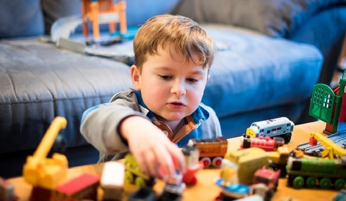 В России предложили продлить работу детских садов до 20:00 ради удобства родителей - фото