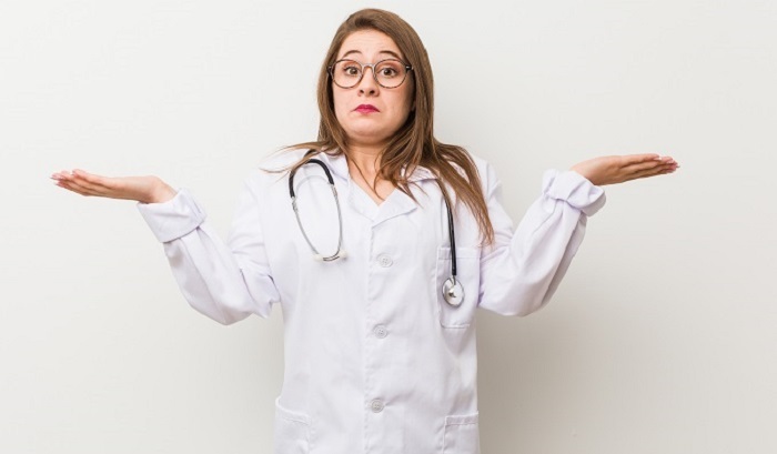 Российские врачи сообщили о распространенности приписок неоказанных услуг - фото