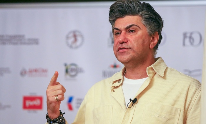 Дресс-код для театров: нужен ли приказ Минкультуры? - фото