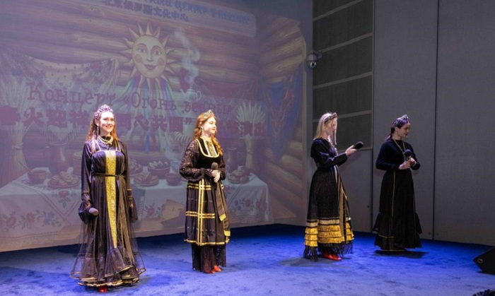 Масленицу отметили в Пекине: праздник объединил российские и китайские традиции - фото