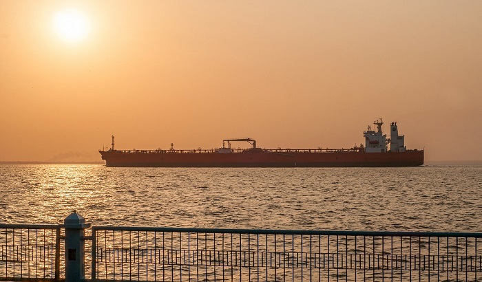 КСИР пригрозил перекрыть Ормузский пролив и остановить экспорт нефти - фото