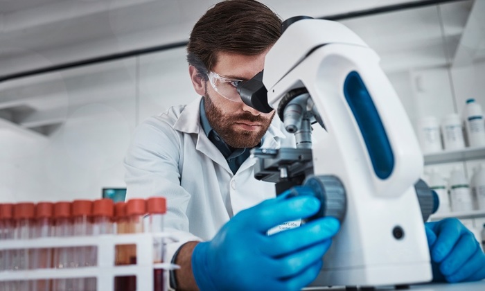 Врач предупредила о риске появления более опасных вирусов - фото