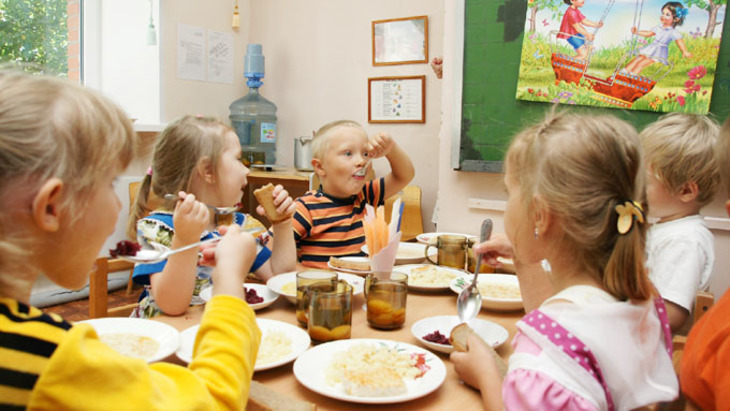 Родители контролируют питание дошкольников - фото